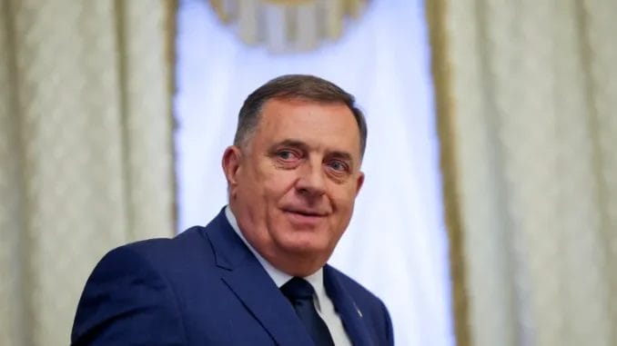 Líder político sérvio da Bósnia, Milorad Dodik [Arquivo: Anton Vaganov/Pool via AP] Fonte: Al Jazeera